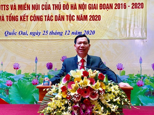Đồng chí Nguyễn Tất Vinh, Trưởng Ban Dân tộc Thành phố phát biểu tại Hội nghị